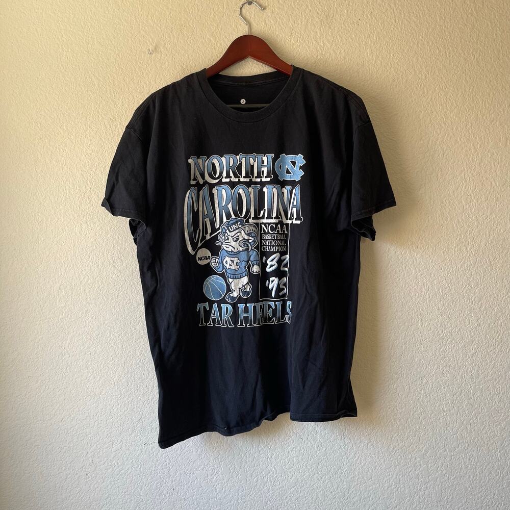 Vintage North Carolina distressed‎ t shirt x large